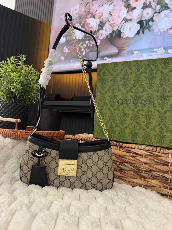 BLACK GG SHOULDER BAG