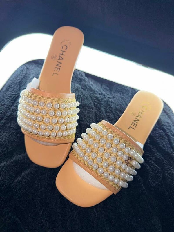 CHANEL PEARL LUXE SLIDES