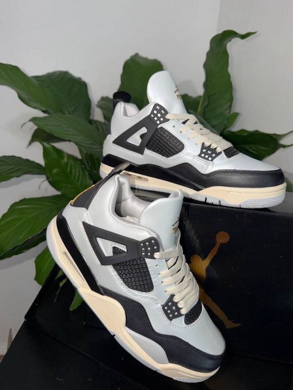 Air Jordan 4 Retro GS “Platinum Gold”