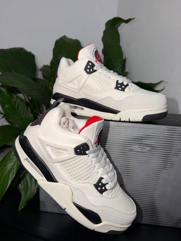 Air Jordan 4 Retro “Flight Club”