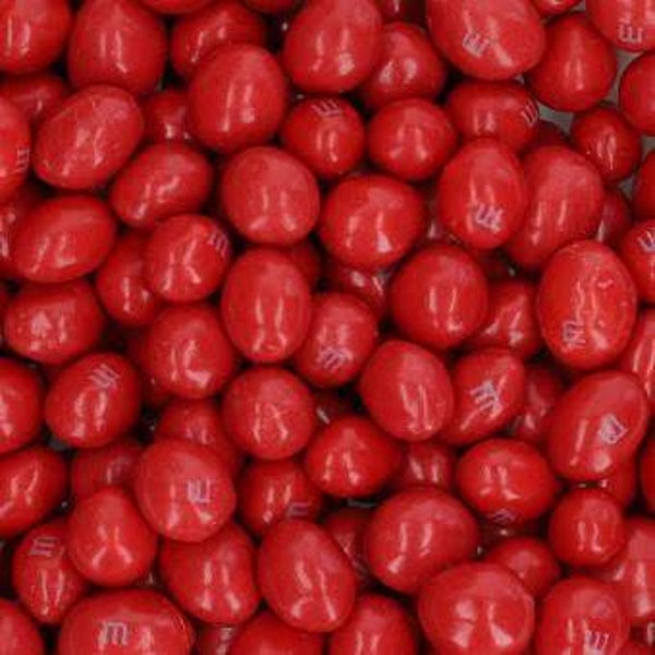 M&M op kleur met pinda Rood