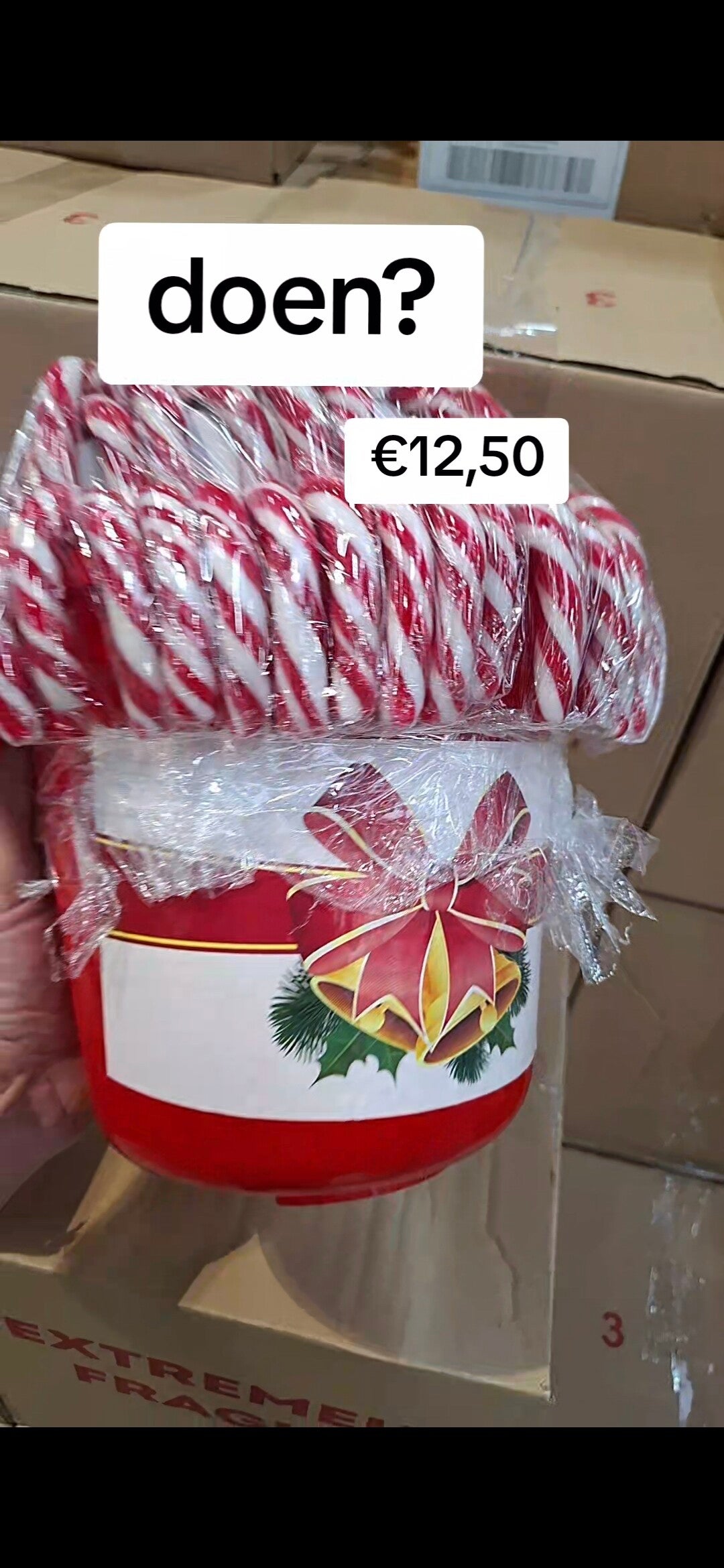 Kerst emmer met 96 zuurstokken