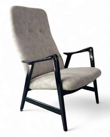 Artifort Dux Model 127