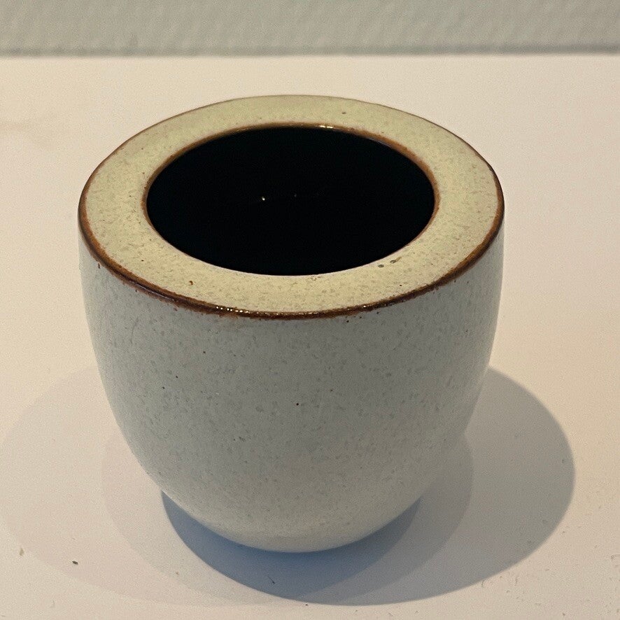 Ravelli Geperst Aardewerk sigarettenhouder