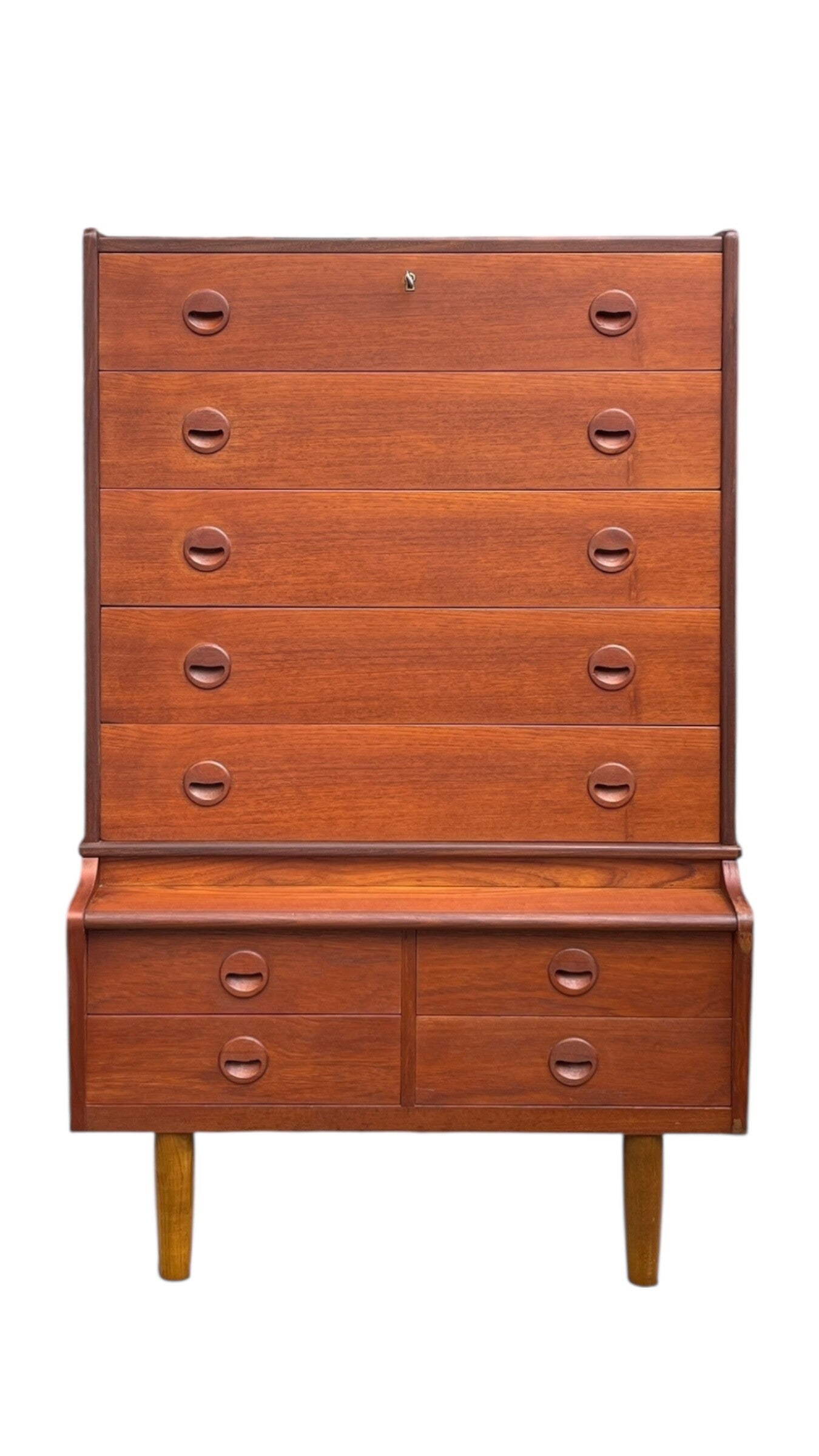 Chest of 9 Drawers