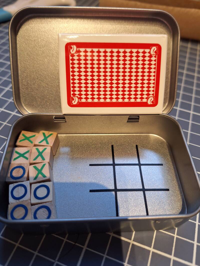 mini-spel-oxo-en-kaarten-8-cm-x-5-cm-standard.jpg