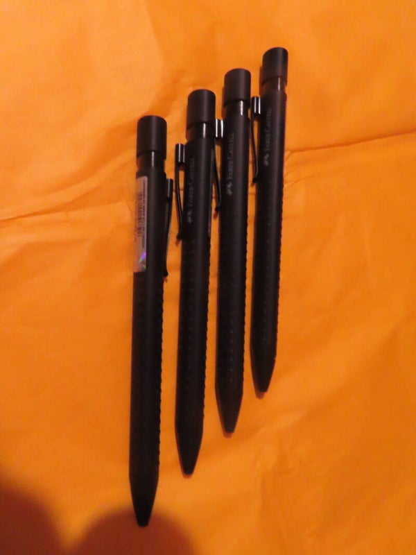 Kugelschreiber Faber Castel schwarz grip