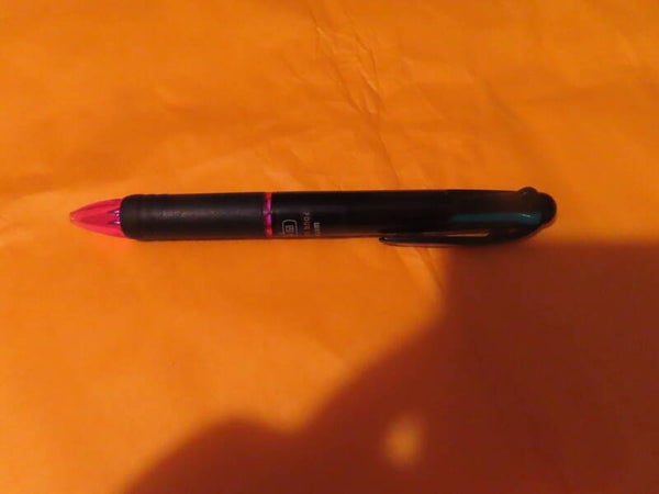 4 Farben Kugelschreiber
