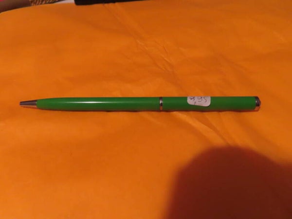 schlanker Kugelschreiber