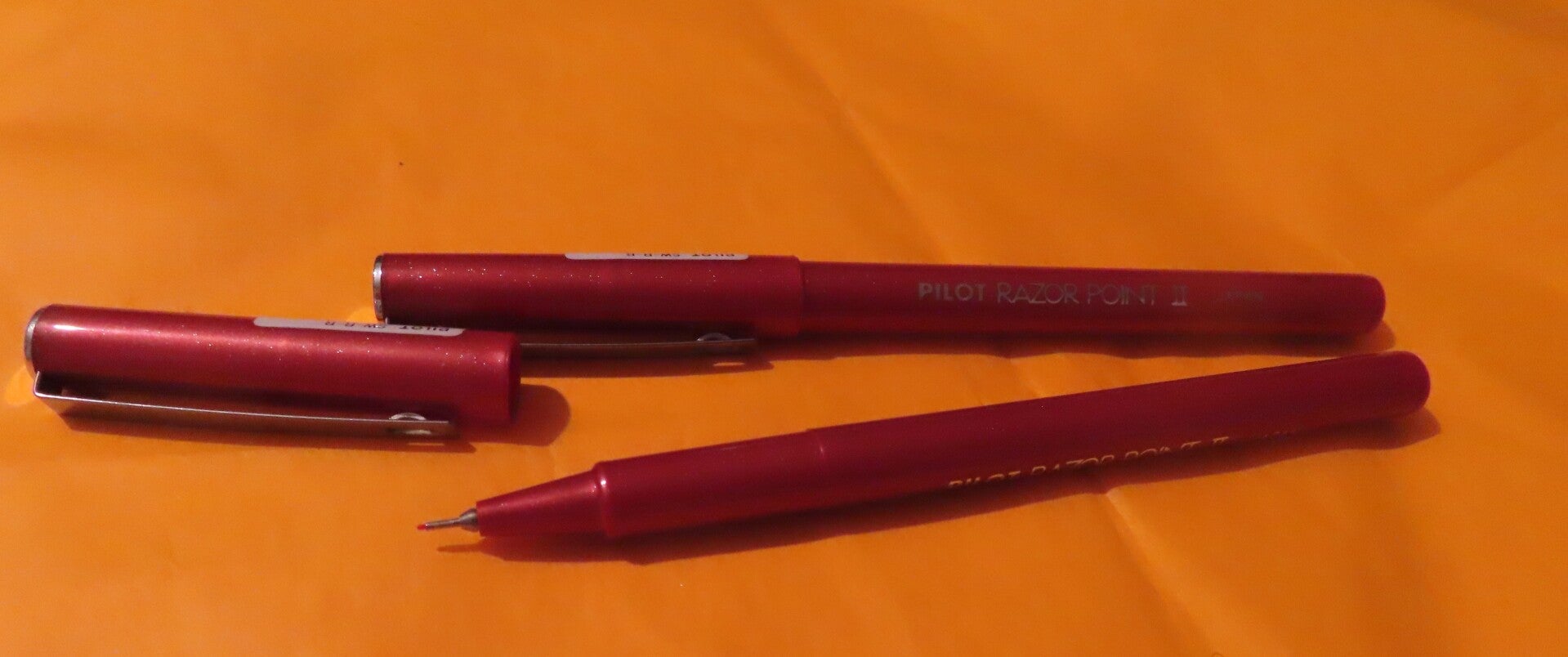 Pilot razor point II