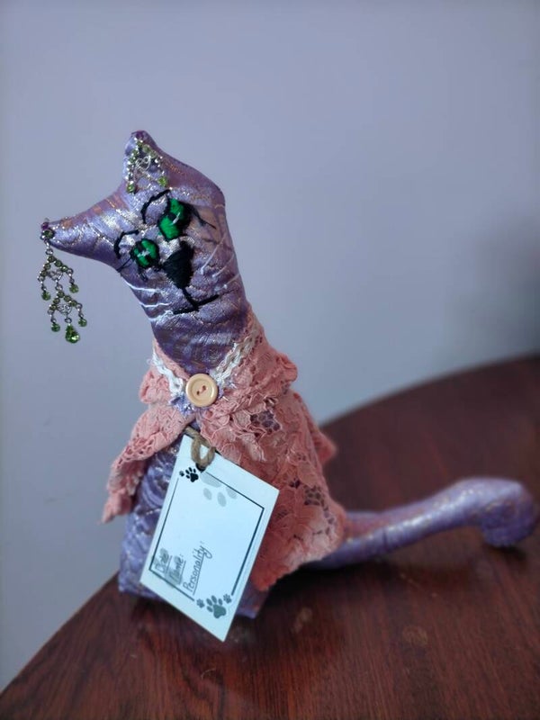 Queeny Cat Doorstop