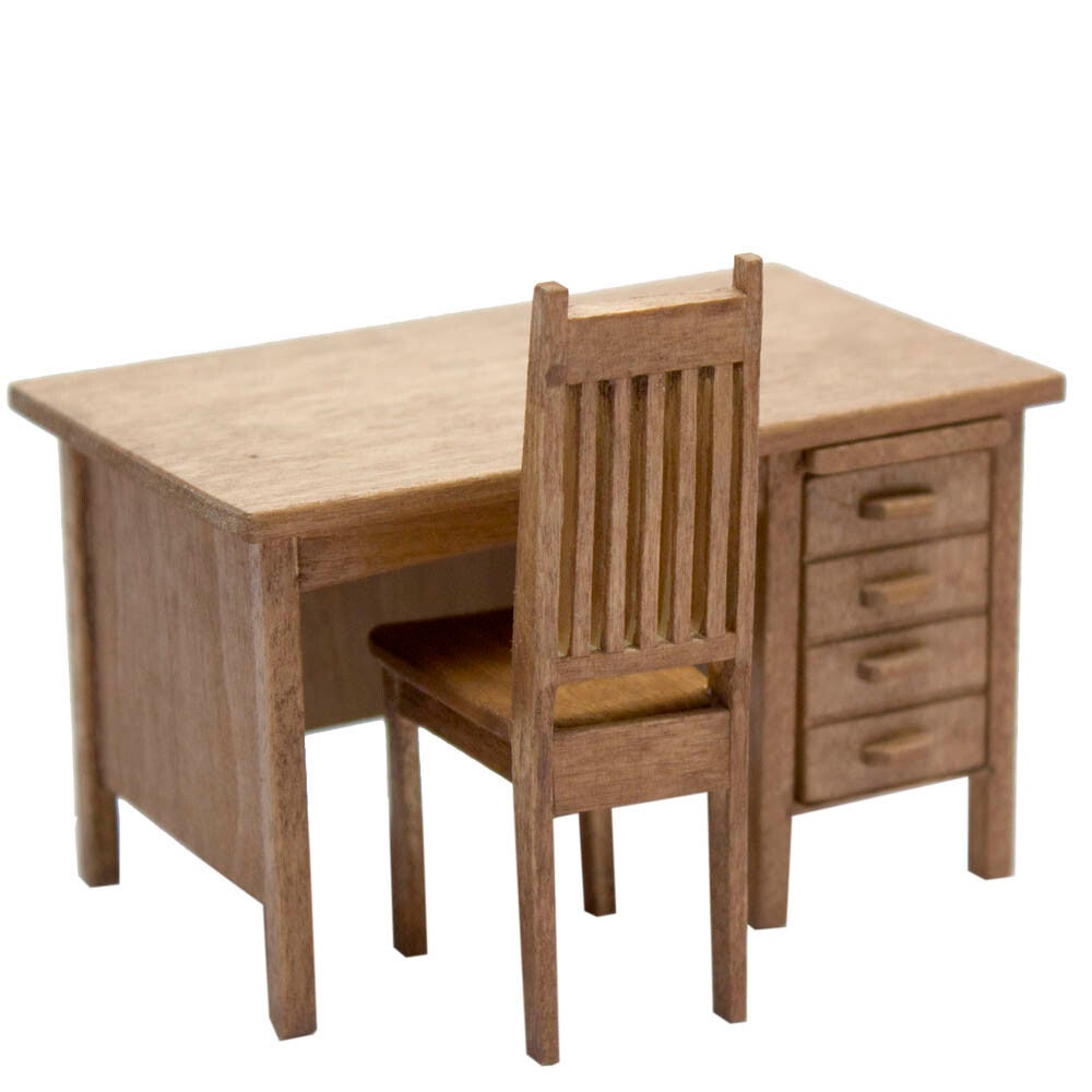 Kirjoituspöytä ja tuoli