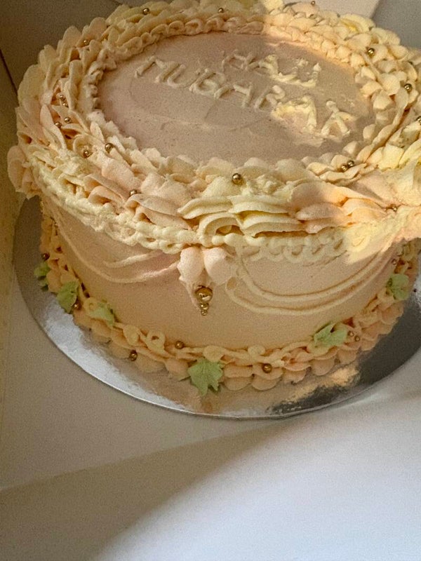 Customised buttercream vintage cakes