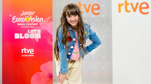 Imagen cedida por RTVE, Chloe posando en el plató de Prado del Rey