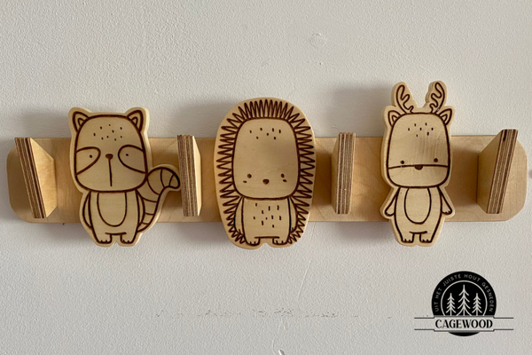 Bosdiertjes houten kapstok kinderkamer