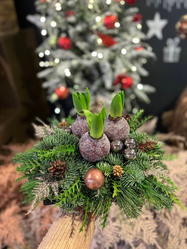 Kerststuk paars/champagne