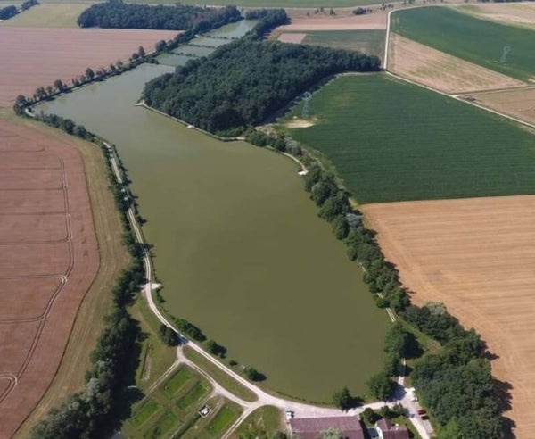 Jonchery (France) with transport for you and your tackle.