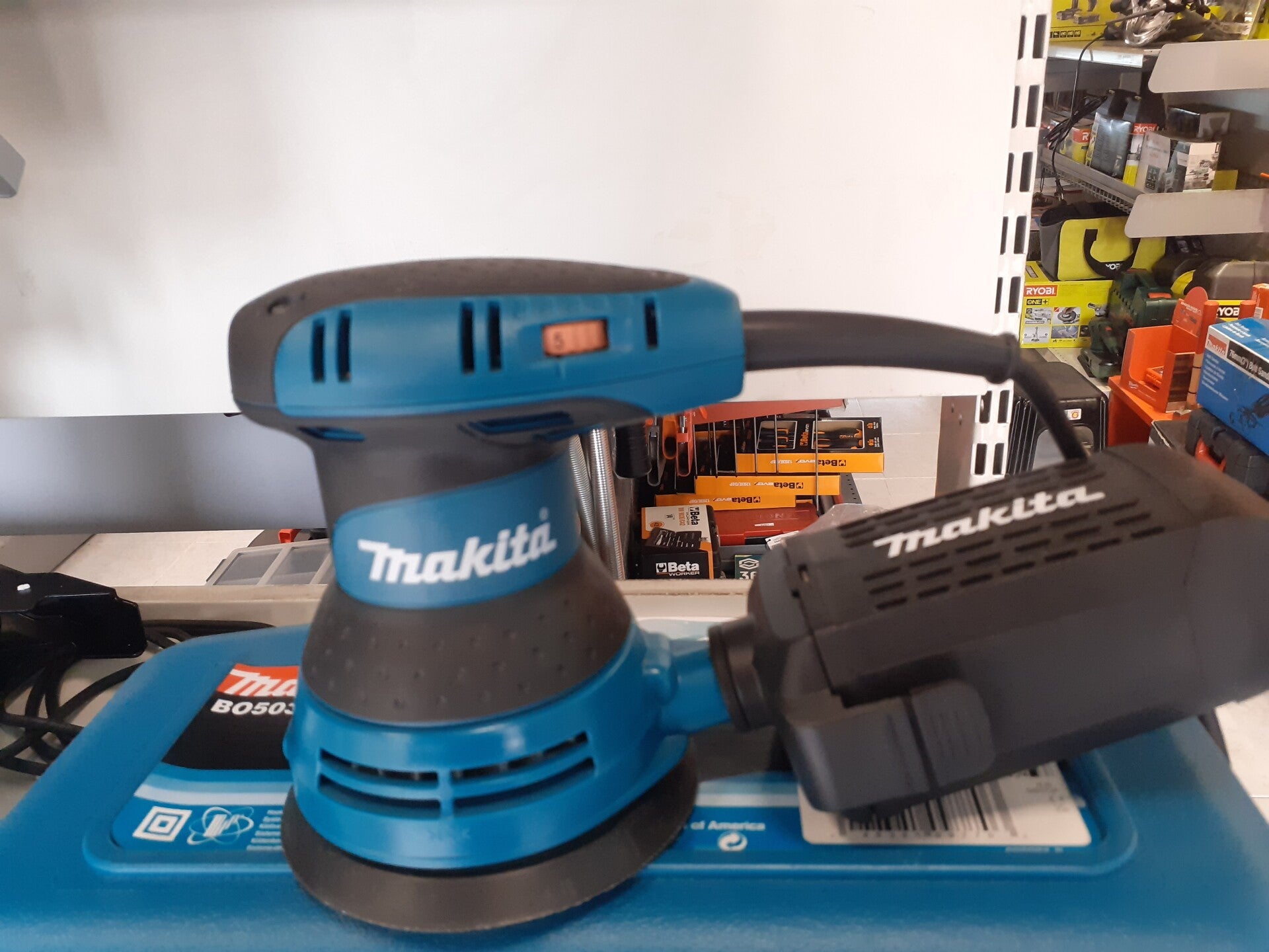 MAKITA BO5031K Levigatrice Rotorbitale