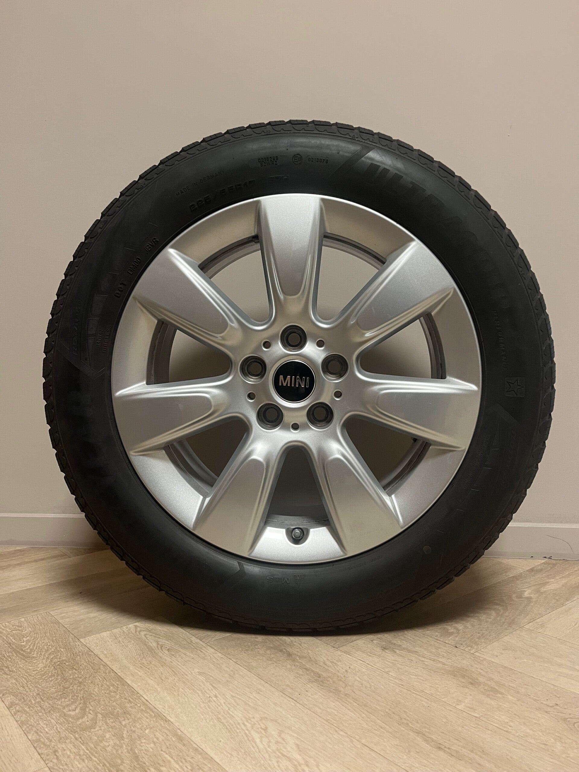 Complete set MINI velgen 17" met Goodyear UltraGrip Performance+