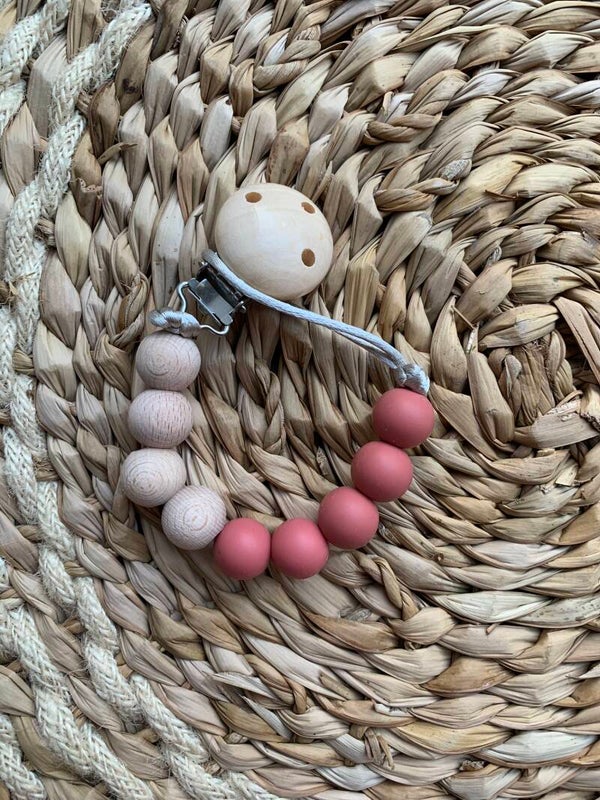 Newborn speenkoord terracotta roze