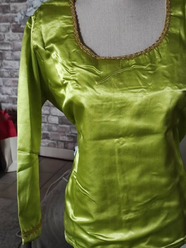Haut en satin vert