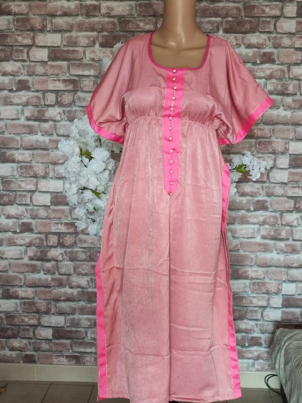 Robe velours satiné
