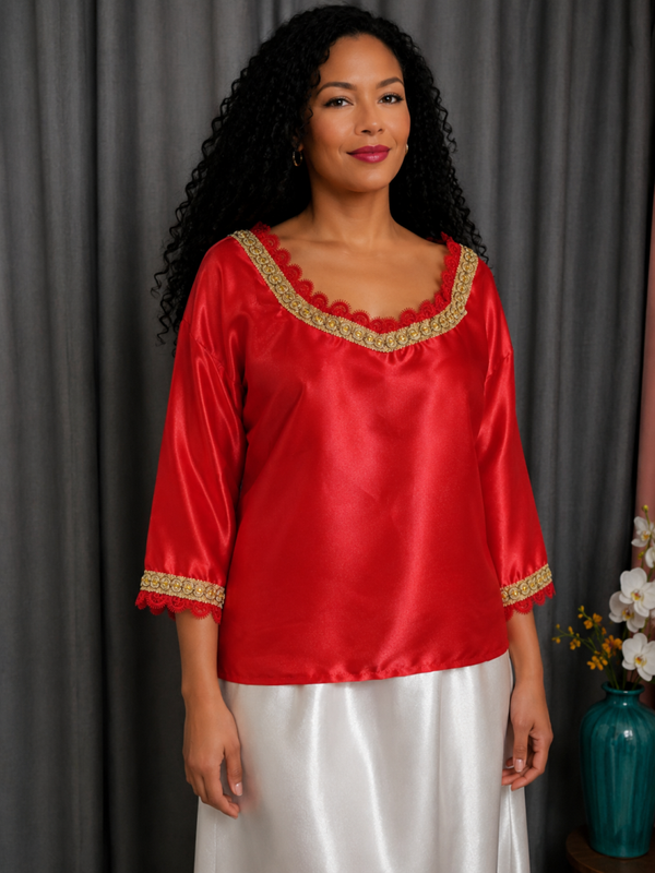 Haut en satin rouge à manches 3/4