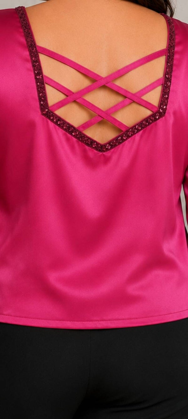 Haut en satin rose, dos avec brises croisées