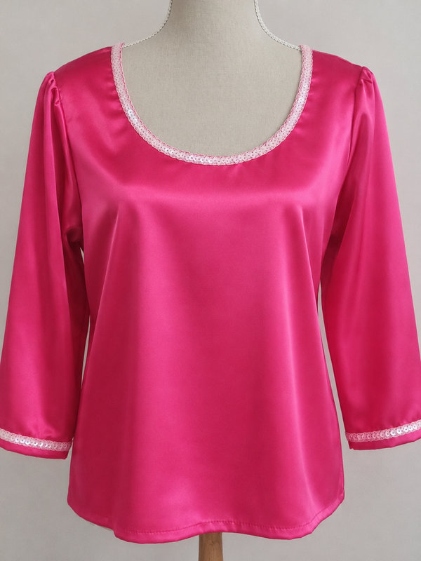 Haut en satin rose