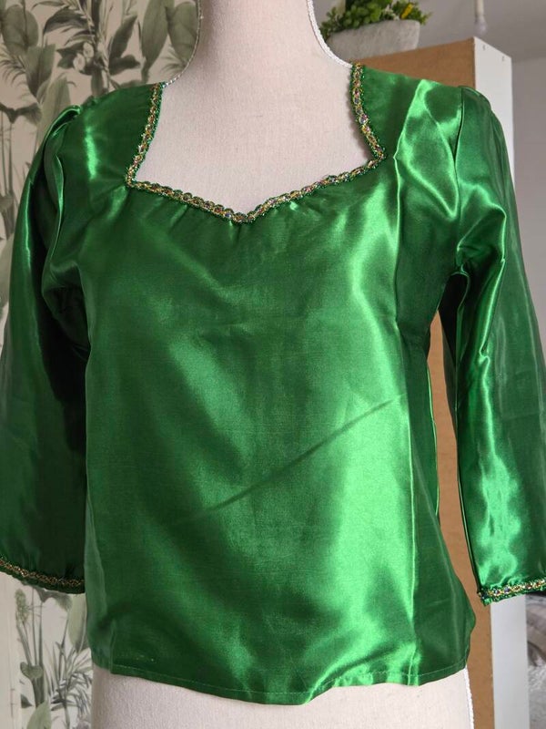 Haut en satin vert
