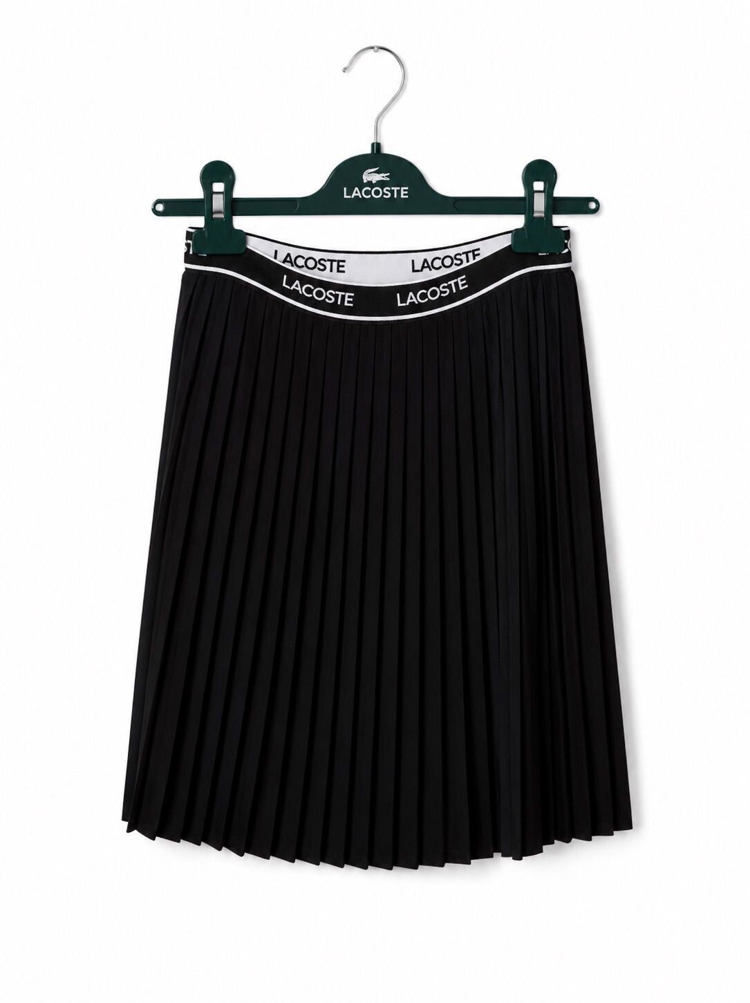 Jupe plissée Lacoste noire – Élégance sportive et tendance