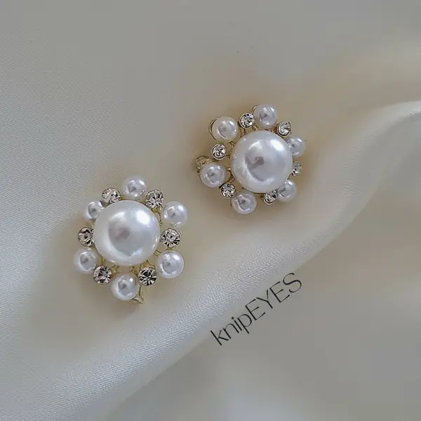 Broches - Shoeclip Parel Bloem (let op: per stuk)