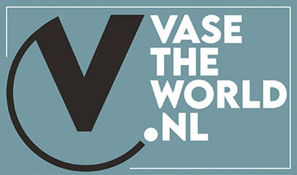 VASE THE WORLD