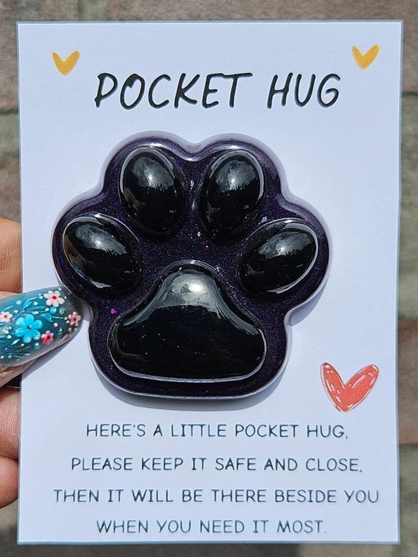 "Pocket Hug" Paw Print Middel Zwart Paars