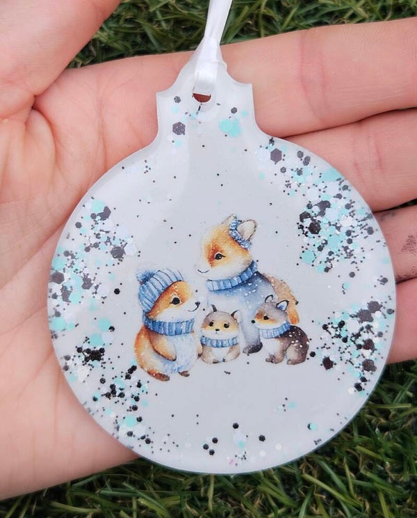 Hanger "Kerstbal" Eekhoorntjes Muts