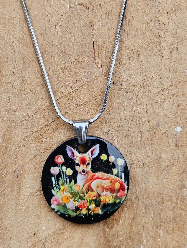 RVS ketting met epoxy hanger "Hertje"