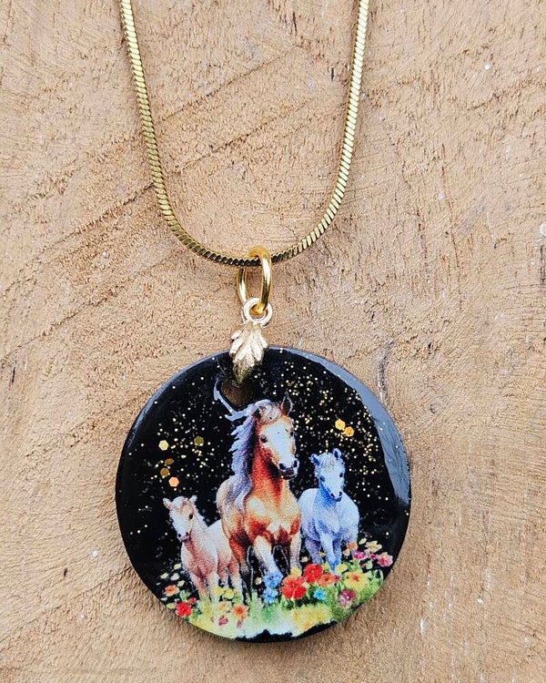 RVS ketting met epoxy hanger "Paarden"