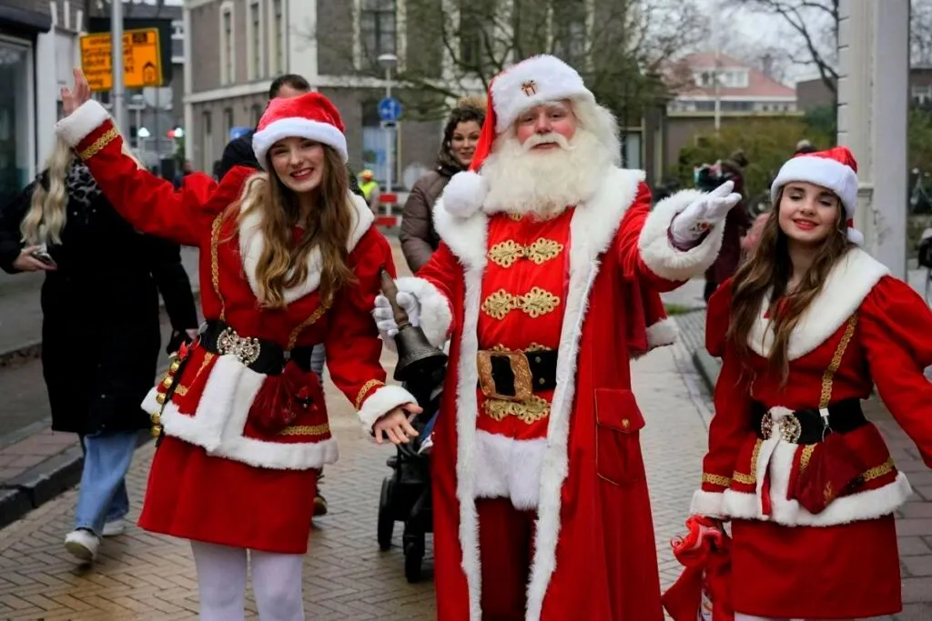 Kerstman Anthony met Kerstdames