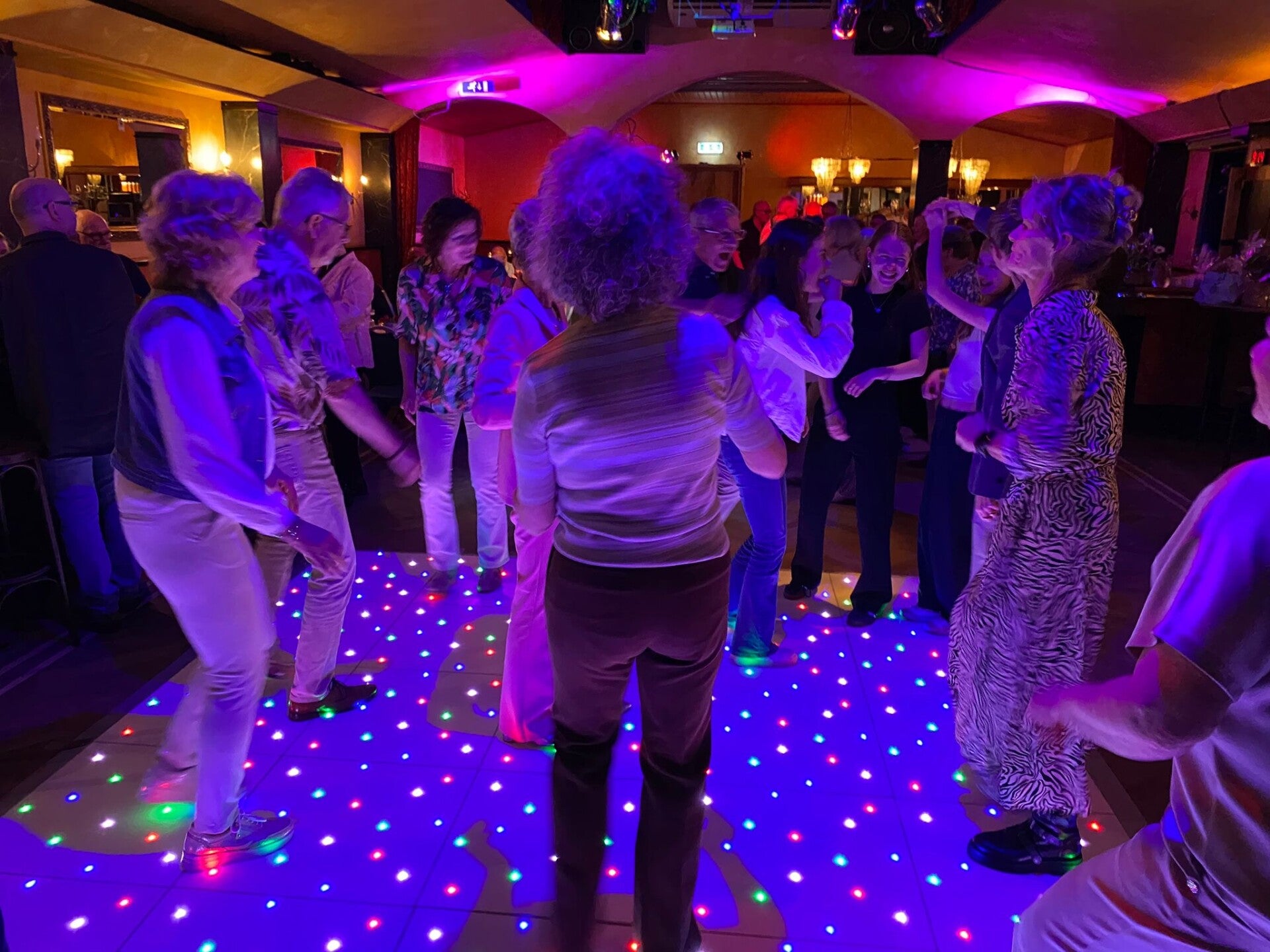 Feestverlichting en DJ-show