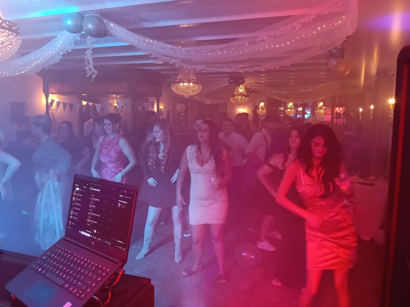 Bruiloft bij De Hoeskamer in Vlodrop met DJ Robert