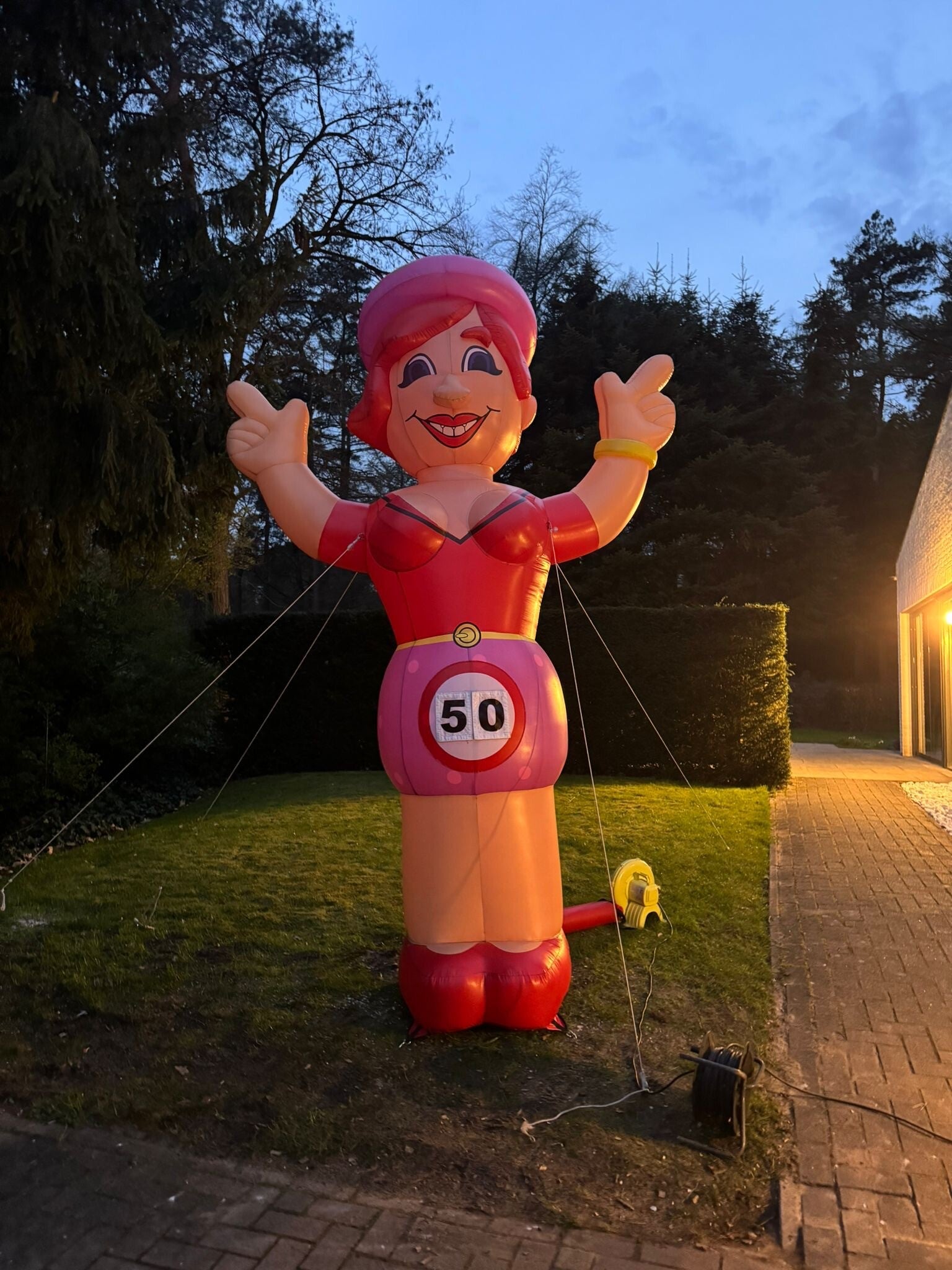 Opblaasbare Feestende Sarah 3,5m huren - Regio Nijverdal
