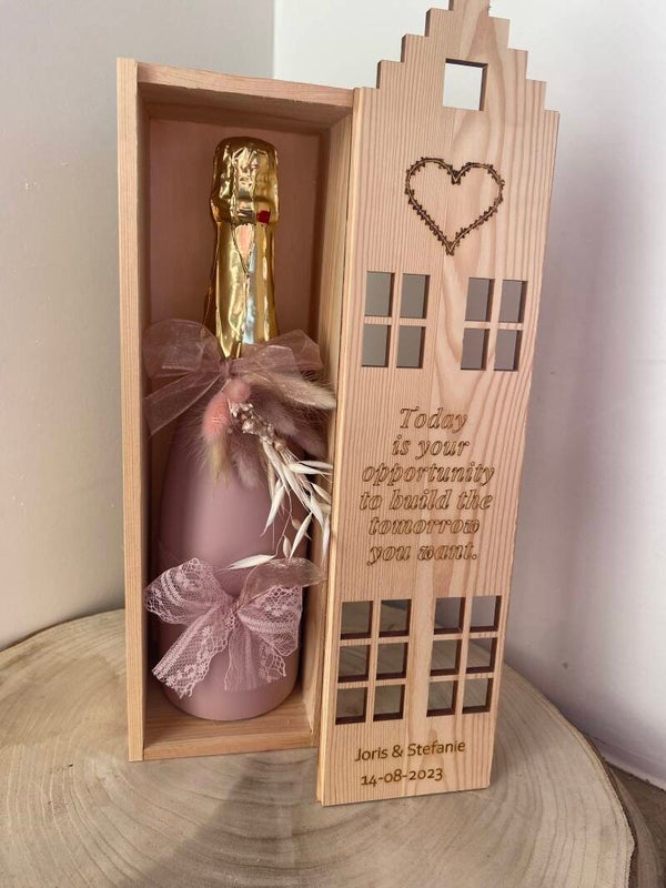 Box met grote cava fles