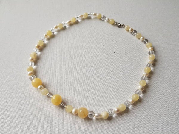 Gele calciet bergkristal en parels ketting met lobstersluiting