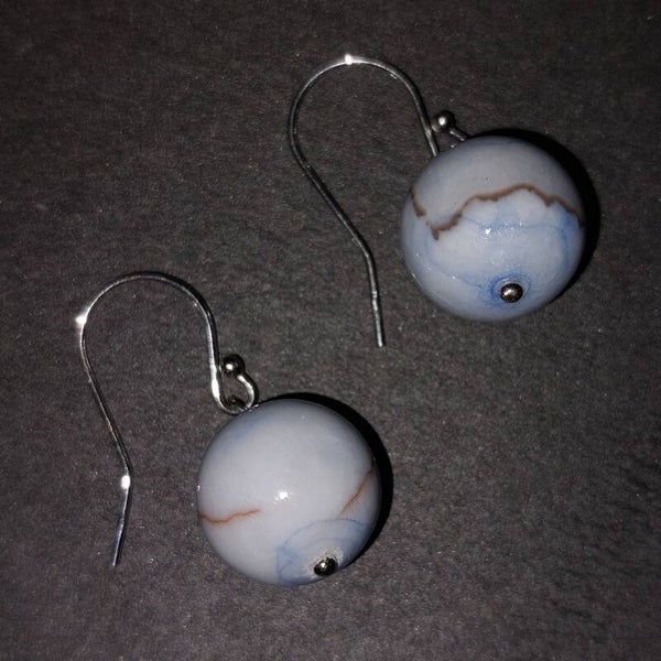 Chalcedoon  oorbellen met luxe oorhaakjes