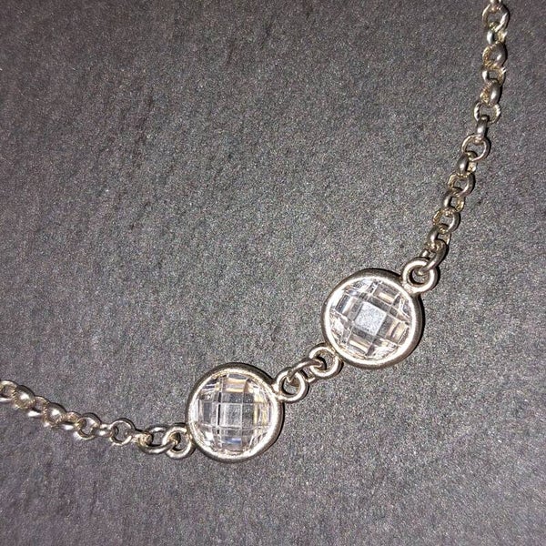 Zilveren ketting met 2 bergkristallen als centrepiece