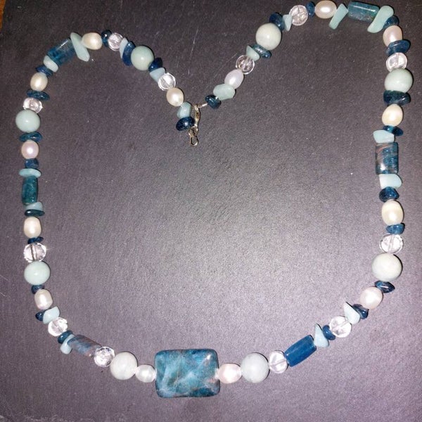 Amazoniet, Bergkristal, Kyaniet en Parels ketting