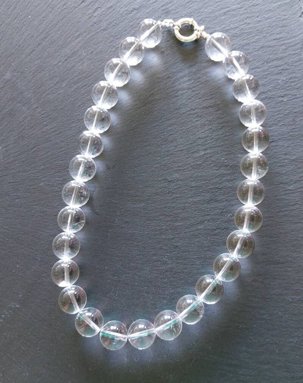 Bergkristal ketting met 15 mm kralen en zilveren boeisluiting