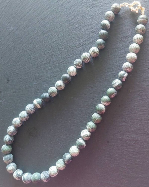 Groene matte zebra jaspis ketting met zilveren boeisluiting