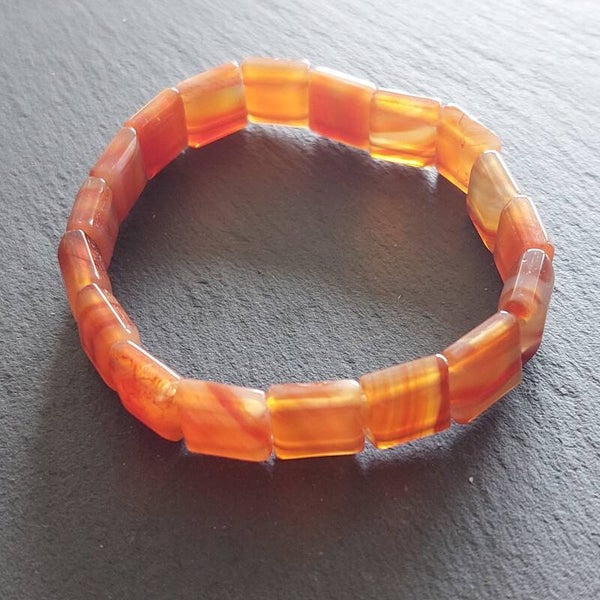 Oranje carneool armband van vierkante kralen