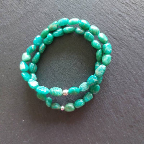 Russische Amazoniet armband van chunky kralen en een zilveren kraal